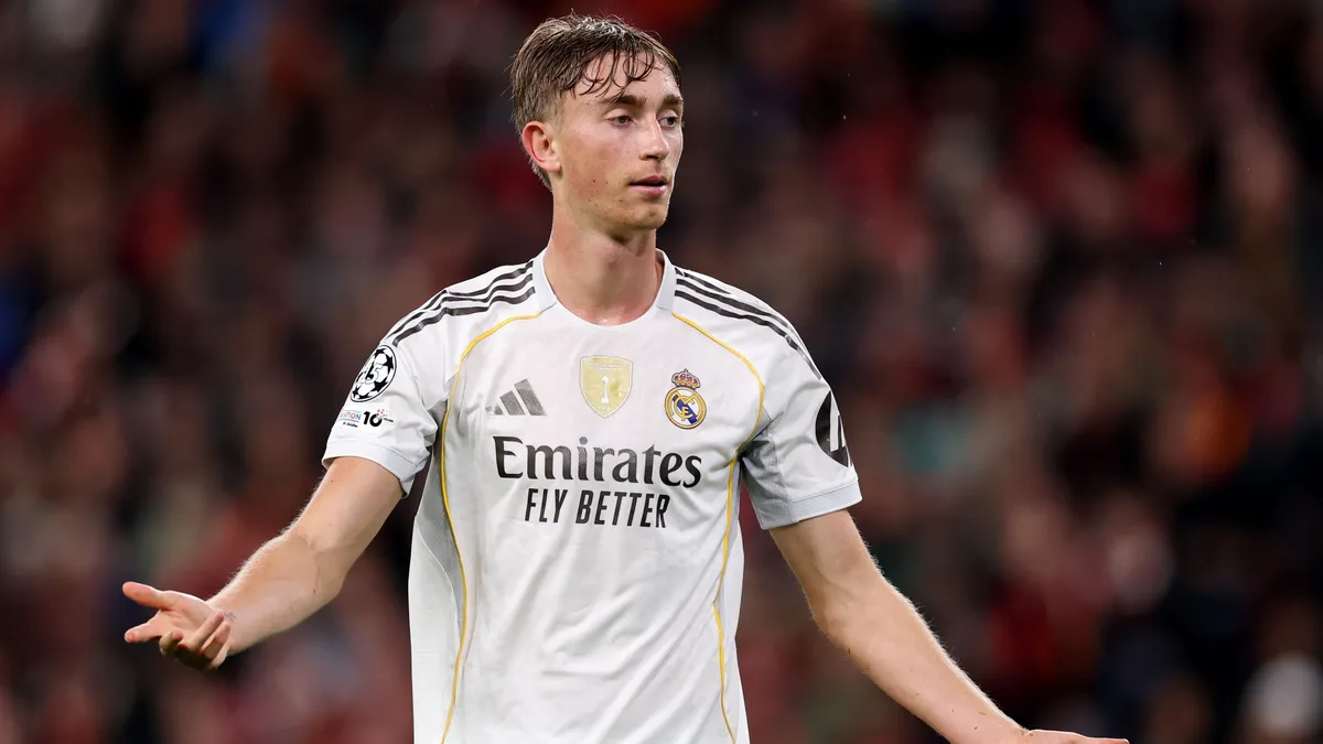 لاعب ريال مدريد دين خويسن يثير جدلاً بسبب محتوى مسيء للعرق الآسيوي