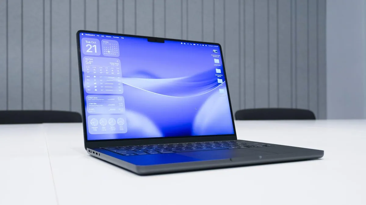 آبل تستعد لدخول سوق الأجهزة الاقتصادية بمعالج iPhone 16 Pro في جهاز MacBook جديد