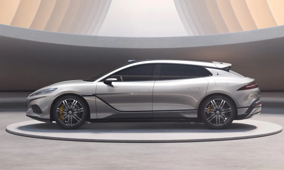 دينزا Z9 GT: أول سيارة كهربائية في العالم تقطع أكثر من 1000 كيلومتر بشحنة واحدة