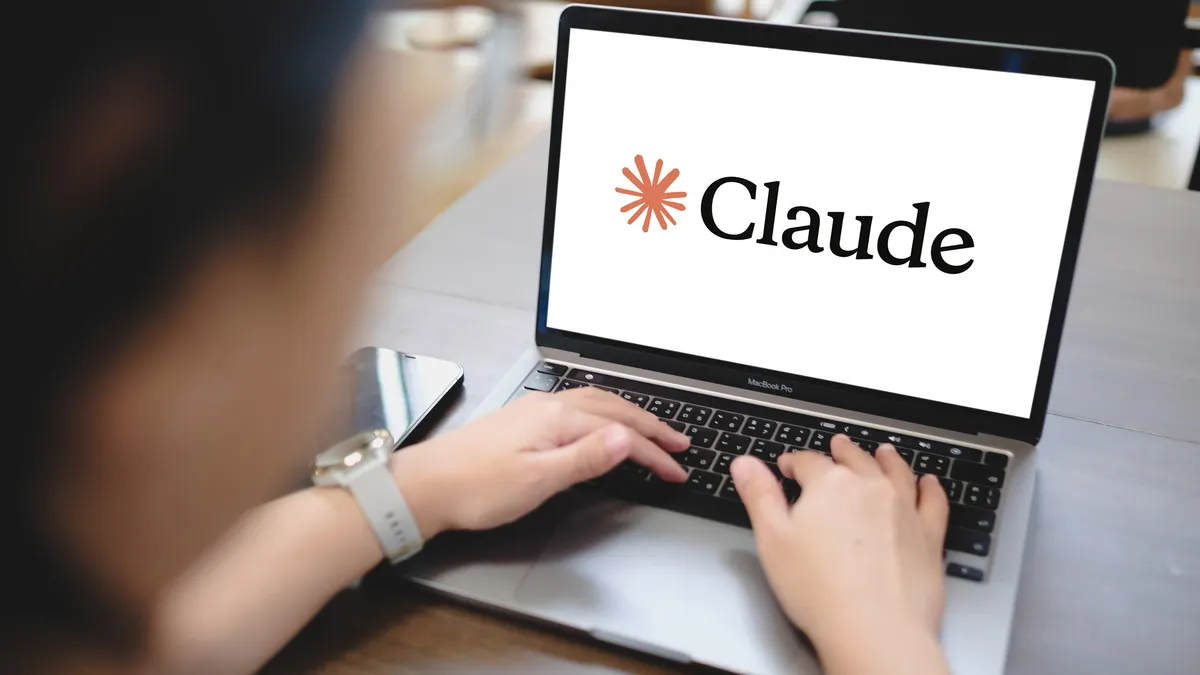 استغل قوة نماذج اللغة المتقدمة: دليلك الأمثل لصياغة الأوامر الفعالة مع Claude