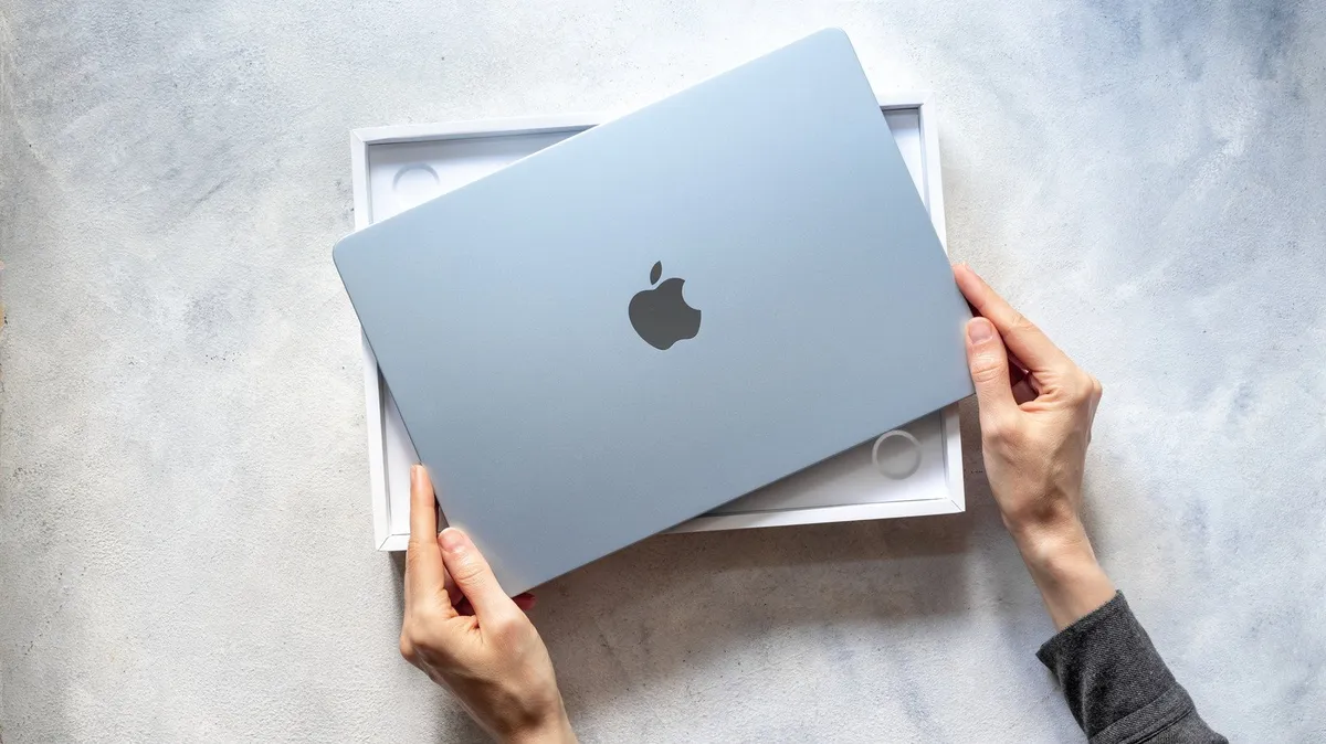 ماك بوك نيو: Apple تعيد تعريف فئة الأجهزة المحمولة بأسعار تنافسية