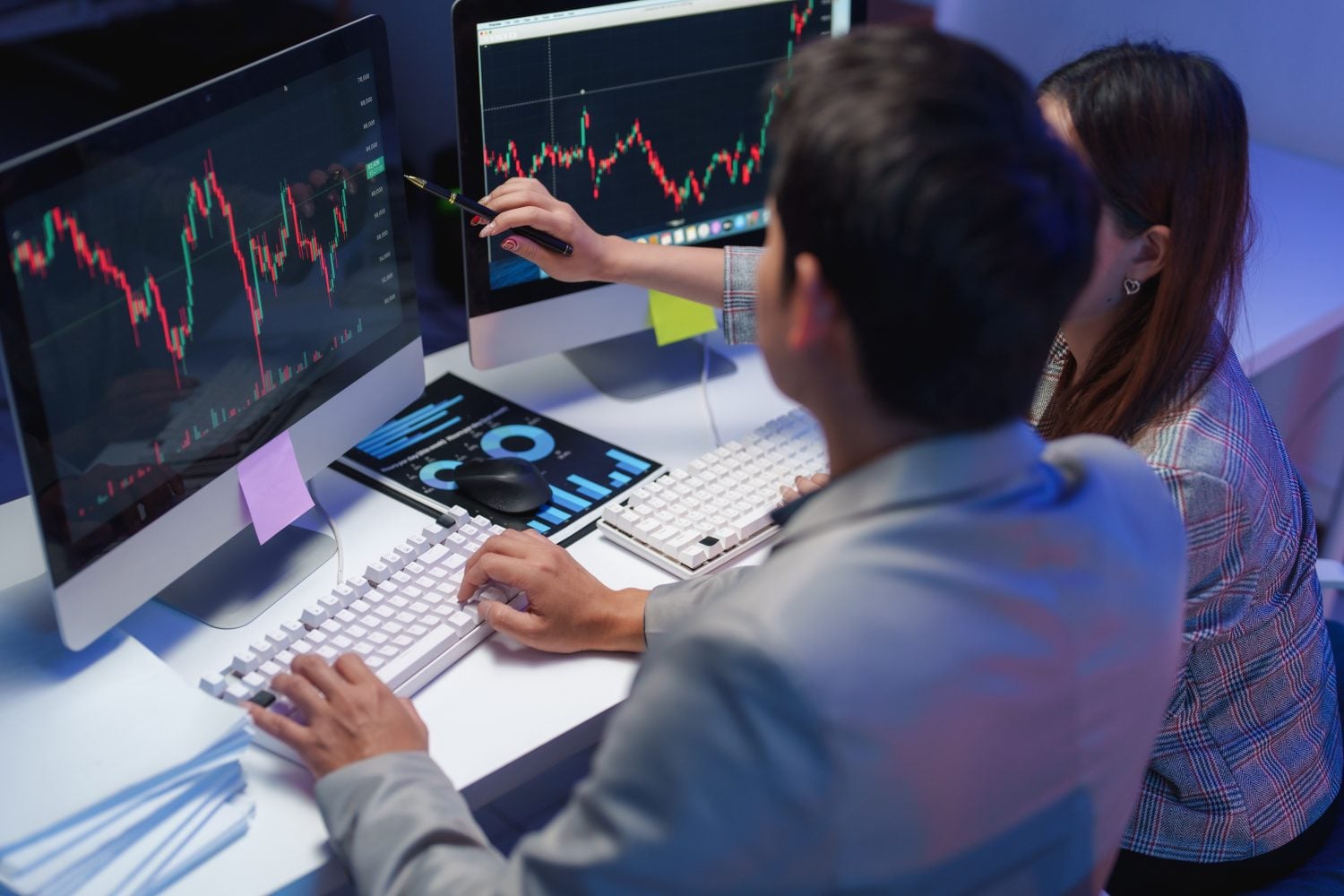 XRP مقابل البيتكوين: أيهما يقدم فرصة استثمارية أفضل بمبلغ 5000 دولار؟