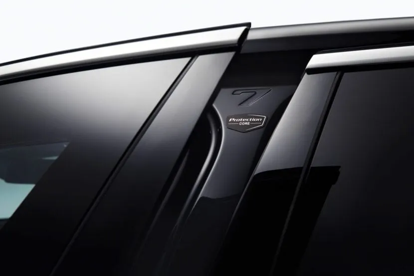 تغطية خاصة: تعرف على سيارات الملك تشارلز الثالث المدرعة من BMW