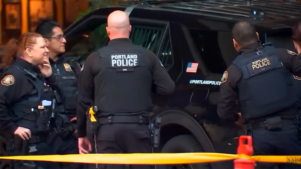 وفاة شخص واكتشاف مواد متفجرة محتملة في حادث تصادم ناري بنادي مرموق في بورتلاند