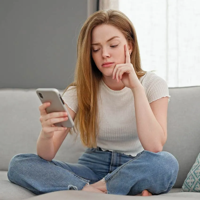 جيل الألفية وانسحابه التدريجي من منصات التواصل الاجتماعي: دوافع وتداعيات