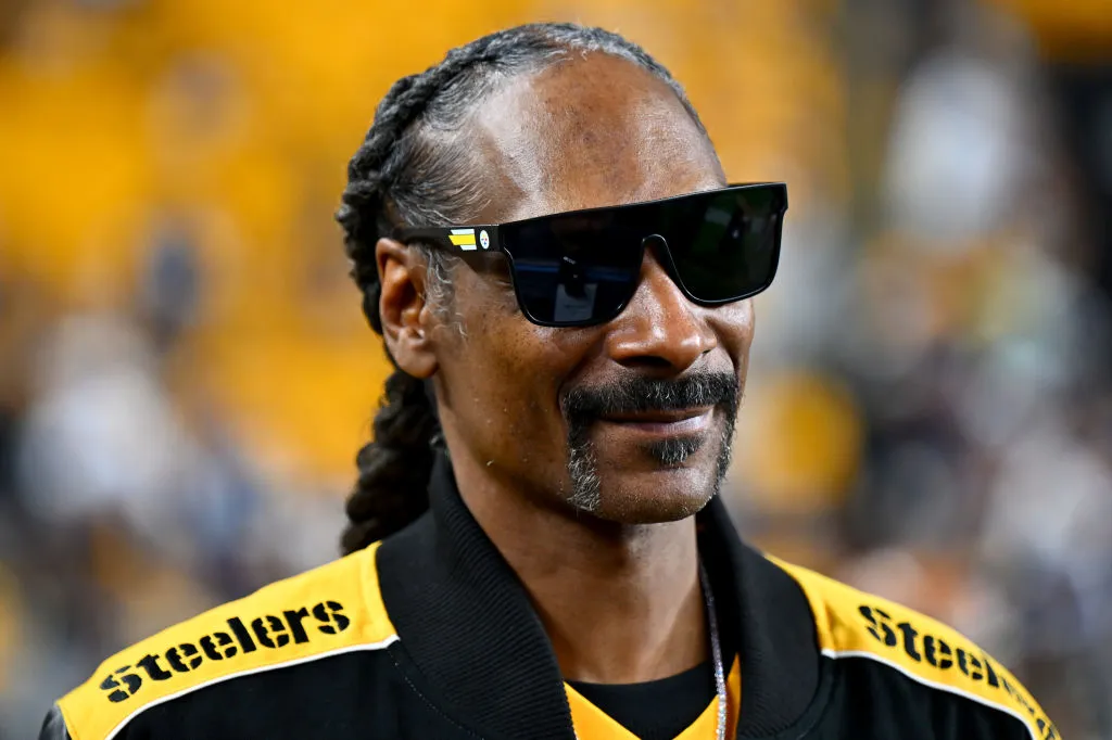  Snoop Dogg يواجه انتقادات واسعة بعد أدائه في حفل "العملة المشفرة" لدونالد ترامب