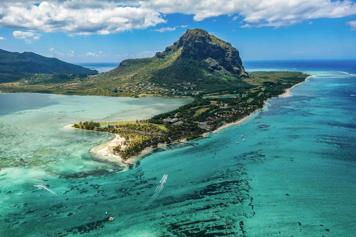 Mauritius's Coastal Resilience: Community Efforts and Tourism's Role
