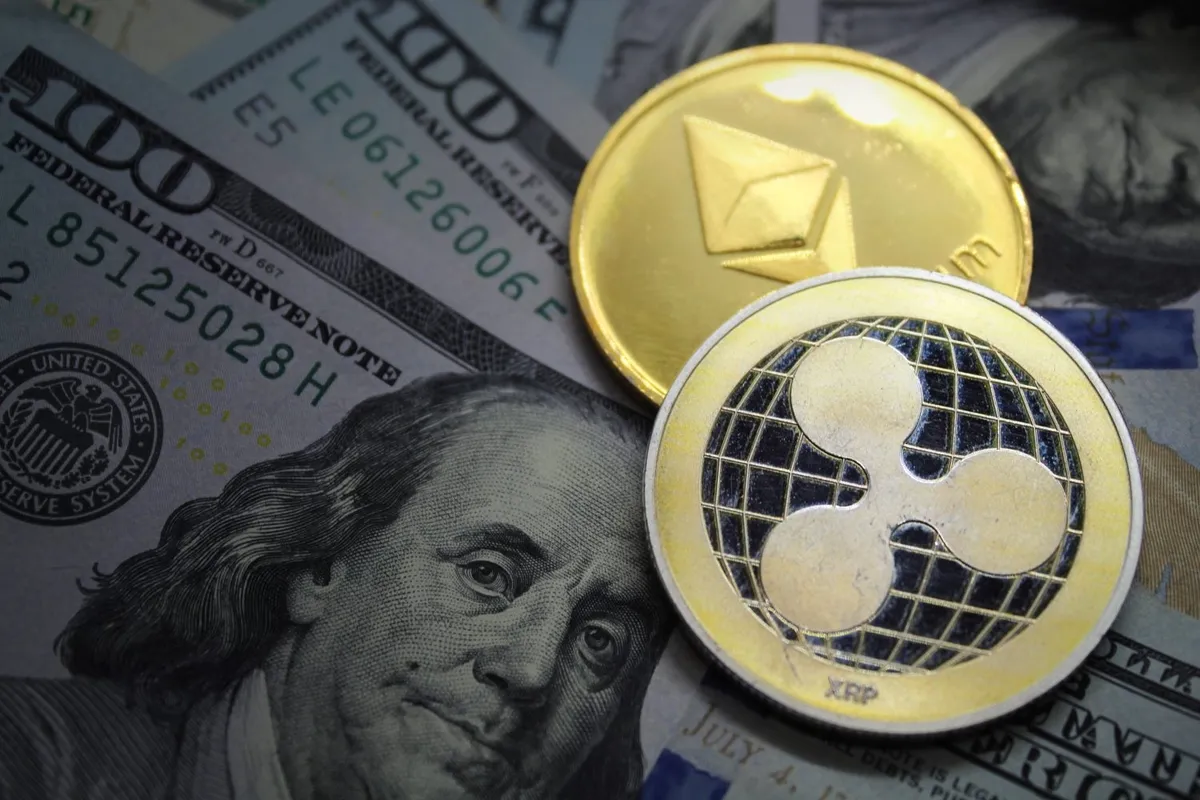 مقارنة استثمارية: هل يحقق XRP أم Ethereum عائدًا أكبر على 5000 دولار بحلول عام 2028؟