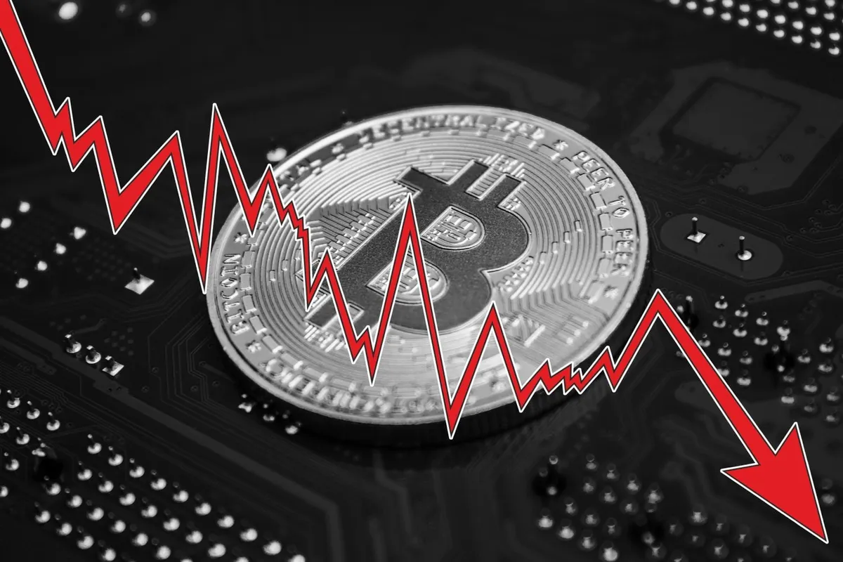 تحليل معمق: هل يواجه البيتكوين انهياراً محتملاً بنسبة 36% نحو 50 ألف دولار؟