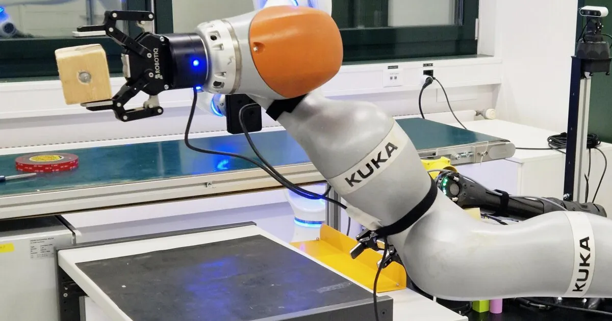 Robots Learn Tasks Through 'Kinematic Intelligence', Eliminating Need for Custom Coding