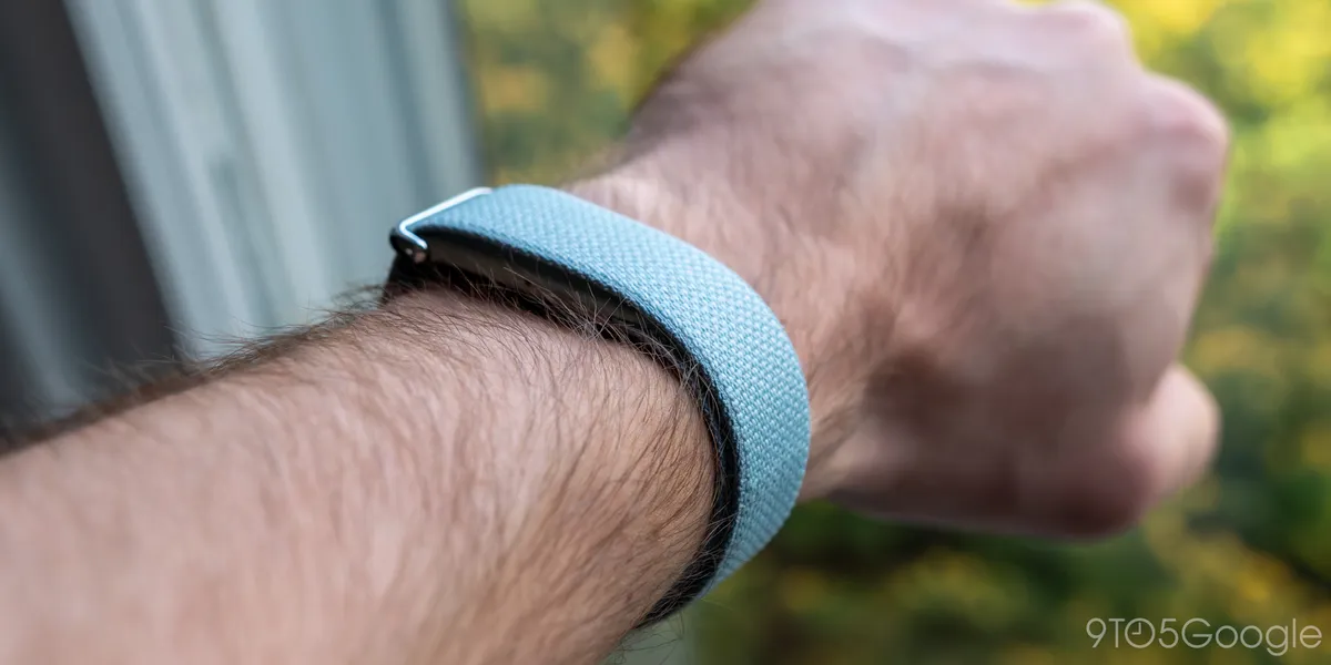 جوجل تستعرض Fitbit Air: هل يعيد تعريف سوق متتبعات اللياقة البدنية؟
