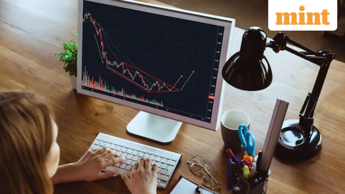 تحليل تدفقات صناديق البيتكوين المتداولة: مفارقة السعر وتأثيرها على السوق