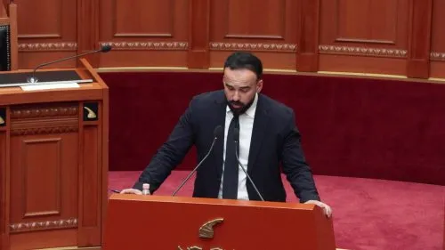 آلاف المتظاهرين في ألبانيا ينددون بمشروع منتجع جاريد كوشنر