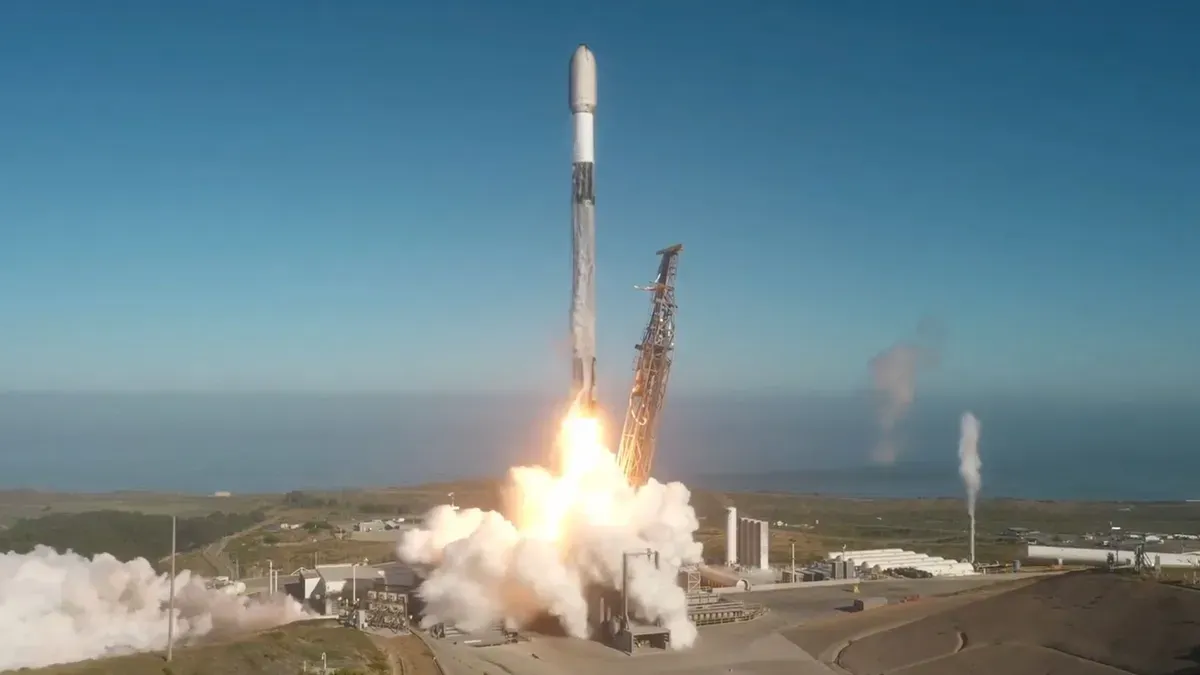 SpaceX تواصل تعزيز شبكة Starlink بإطلاق جديد للأقمار الصناعية