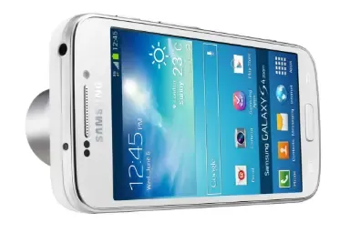 مقارنة Samsung Galaxy S4 Zoom {request()->input('language_config')['common']['with']} زد تي إي Blade V50 Design 4G