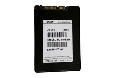 مقارنة Dgm Ss900 128Gb {request()->input('language_config')['common']['with']} Samsung 960 Evo 250Gb