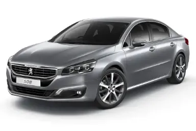 مقارنة Nissan Altima Sl 2018 {request()->input('language_config')['common']['with']} Peugeot 508 30301