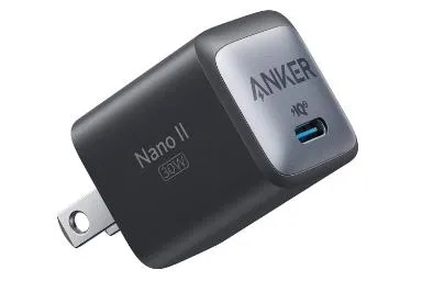 مقارنة Anker 735 {request()->input('language_config')['common']['with']} Anker Nano Ii 30W A2146