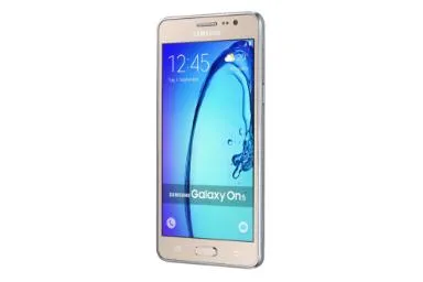 مقارنة Samsung Galaxy On5 {request()->input('language_config')['common']['with']} زد تي إي V40 Pro