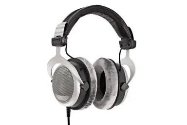 مقارنة Beyerdynamic Dt 880 Edition 250 Ohm {request()->input('language_config')['common']['with']} SteelSeries Arctis Pro + GameDAC