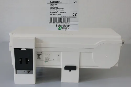مقارنة Schneider KSB50SN4 صندوق تثبيت سطحي لأنظمة مجاري الكابلات مع موصل مستقيم لمجرى الكابلات StarTech.com (عبوة 20)