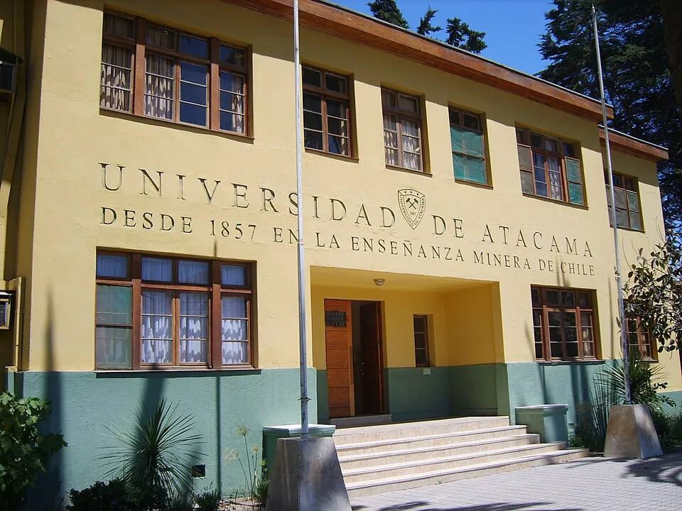 صورة جامعة أتاكاما